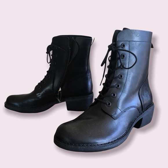 Fly London Black Milu Laceup Leather 